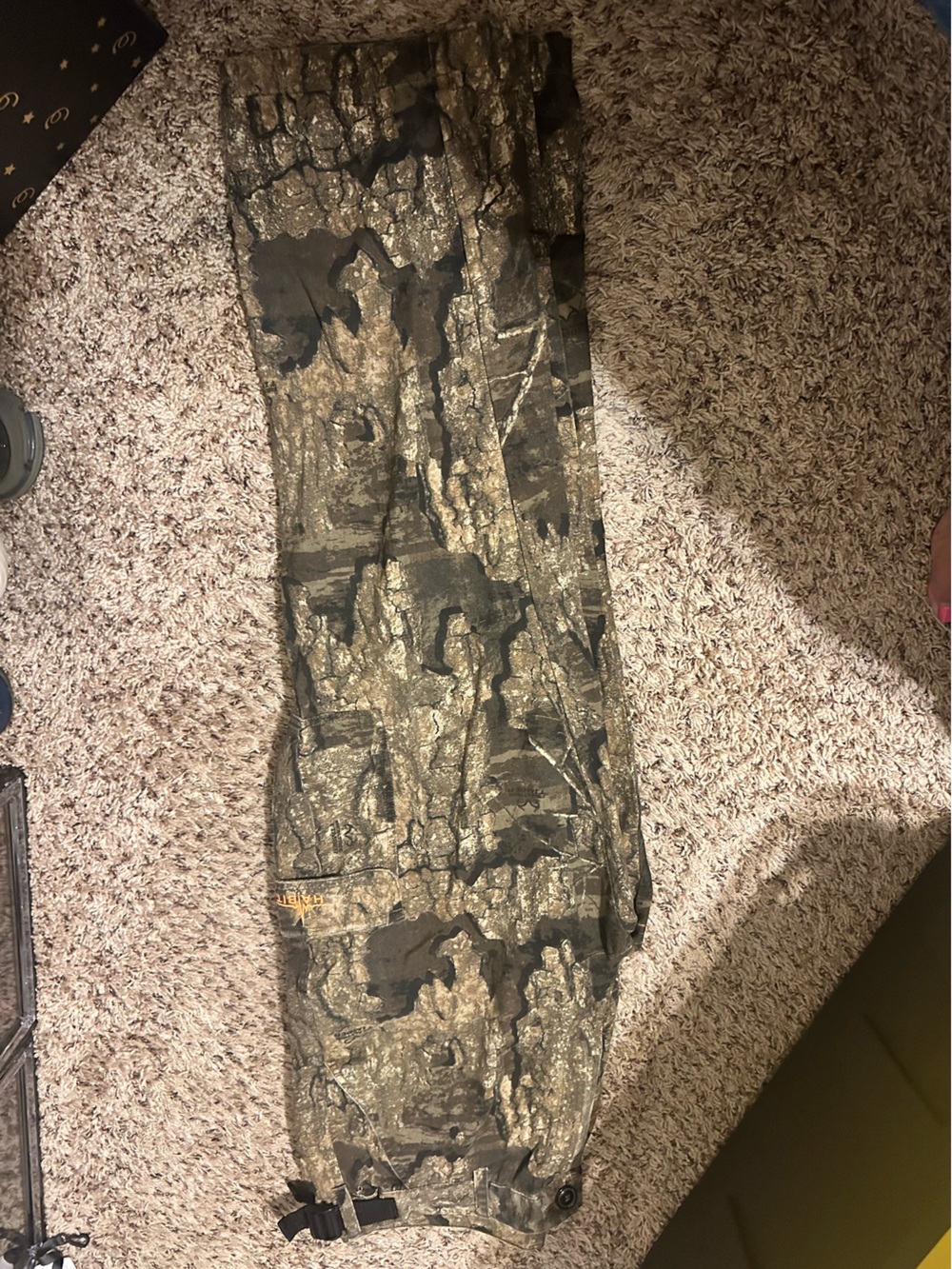 Men's Cargo Pants in Camouflage Green